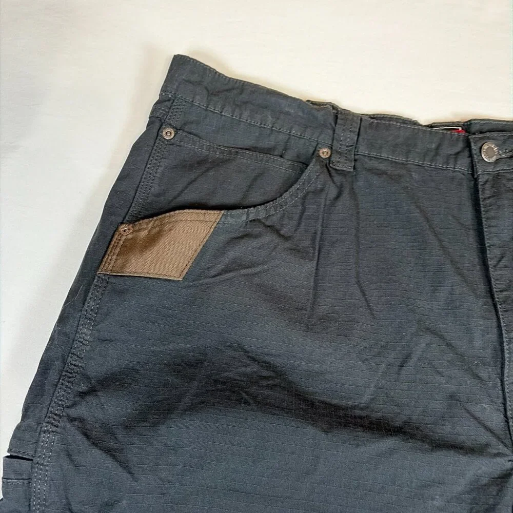 Wrangler Workwear Utility Shorts Men's 42 Black - Picture 4 of 8